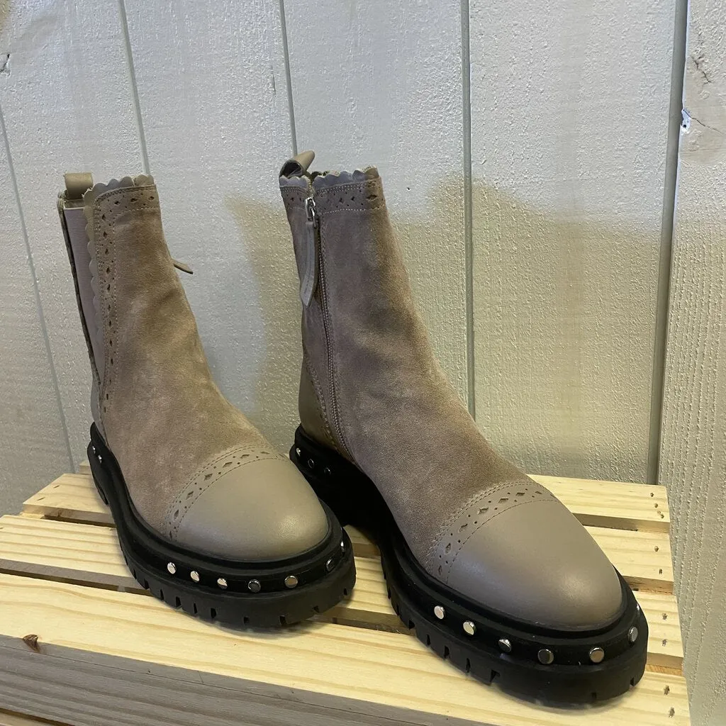 Free People Tate Chelsea Boot in Oyster - Size 9.5