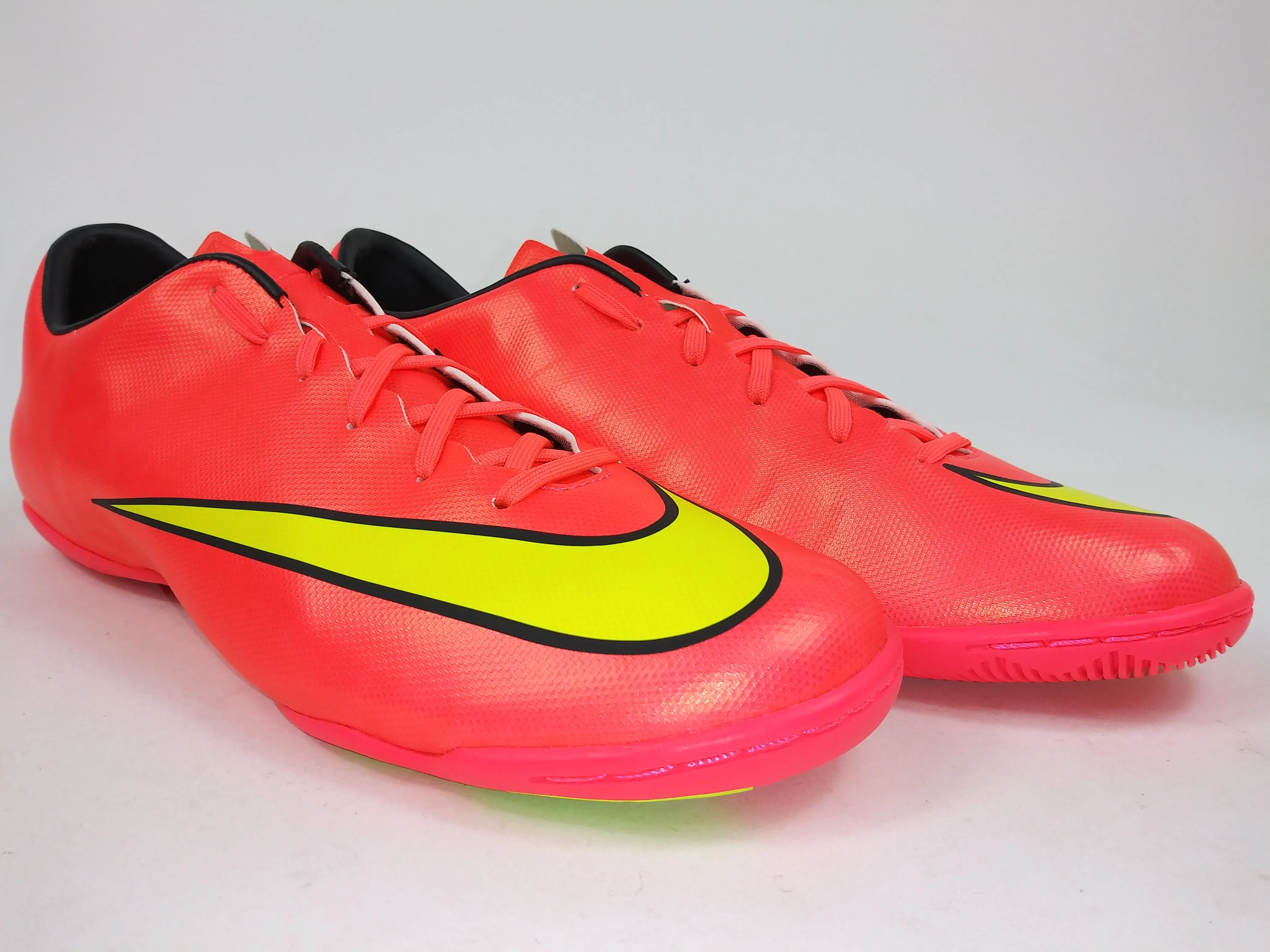 Nike Mercurial Victory V IC Hyper Punch